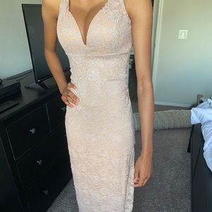A beautiful dress that is classy and long!